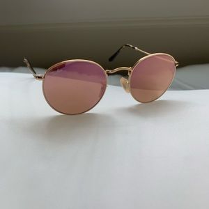 Brand new pink round flash lense ray bans